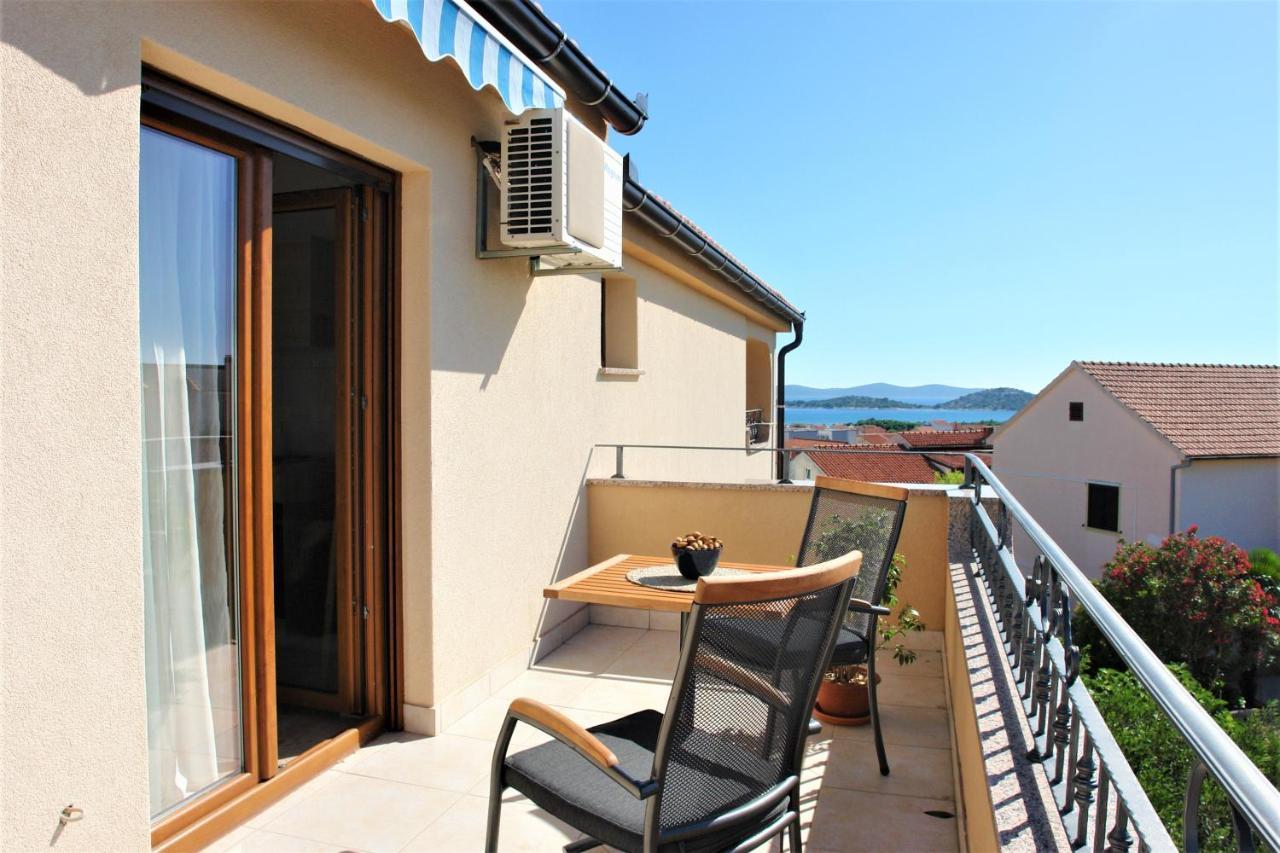 Iva Apartmani Vodice Eksteriør billede