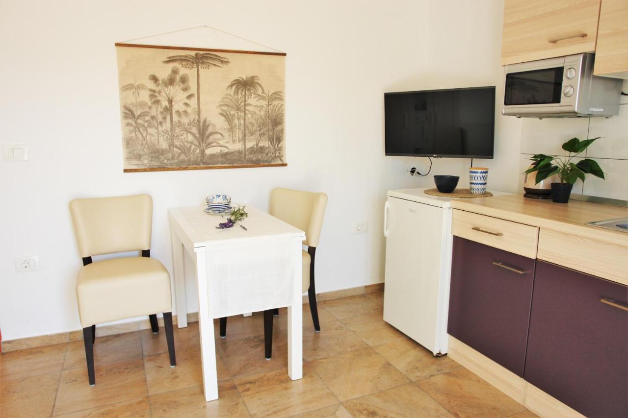 Iva Apartmani Vodice Eksteriør billede
