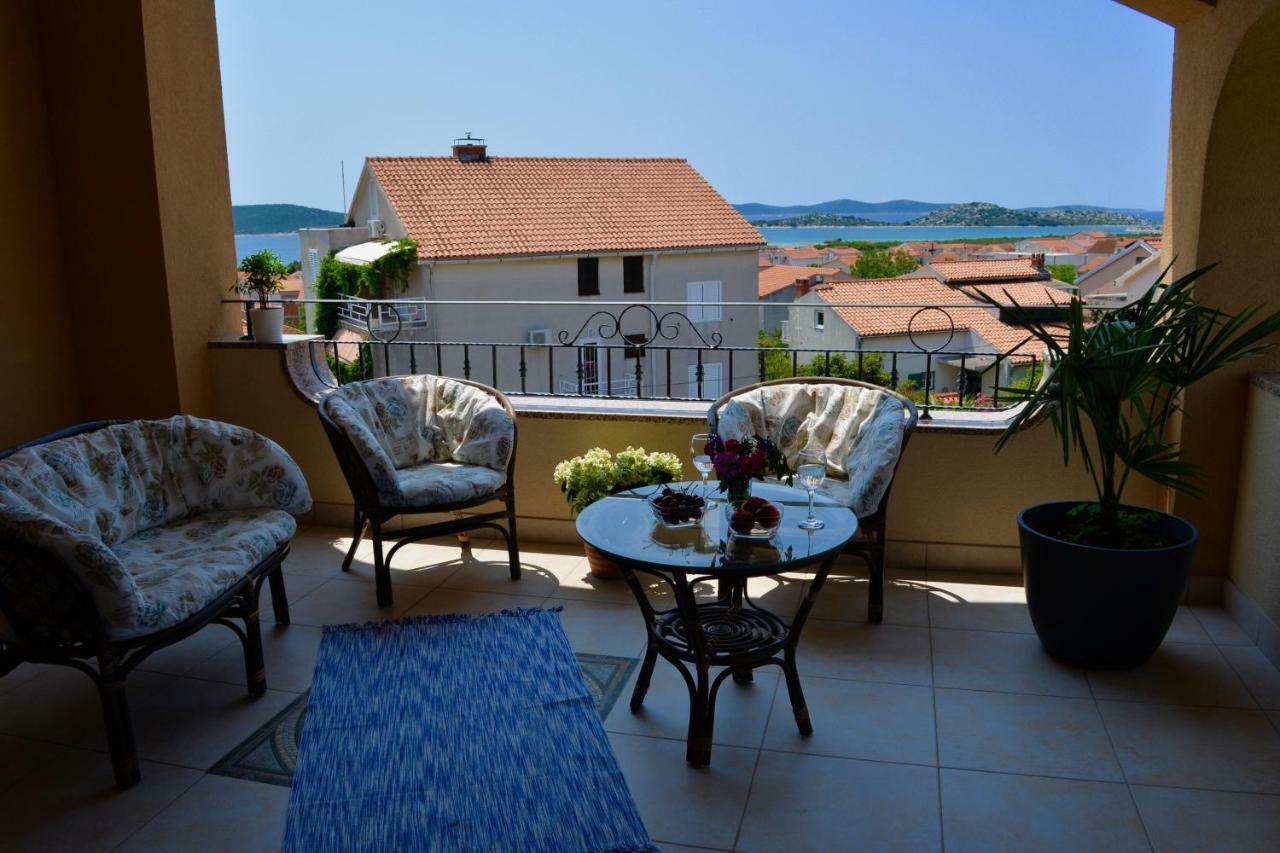 Iva Apartmani Vodice Eksteriør billede