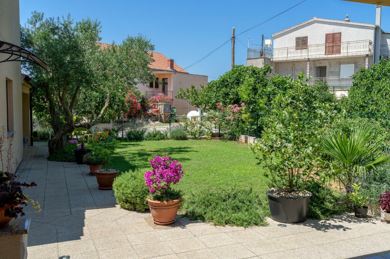 Iva Apartmani Vodice Eksteriør billede