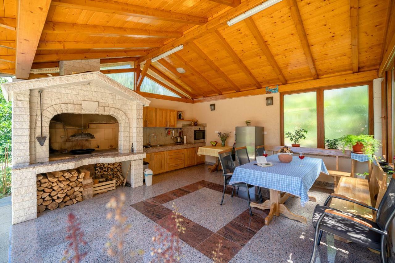 Iva Apartmani Vodice Eksteriør billede